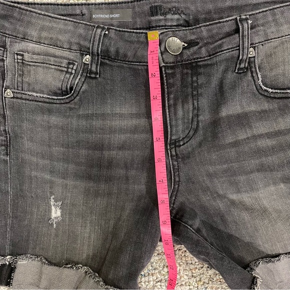 Kut from the Kloth Distressed Cuffed Denim Boyfriend Short dark gray Sz 6 - Picture 5 of 7